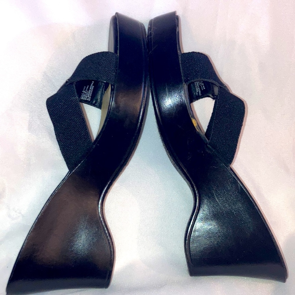 Candies black size 11 wedges with stretch upper fabric